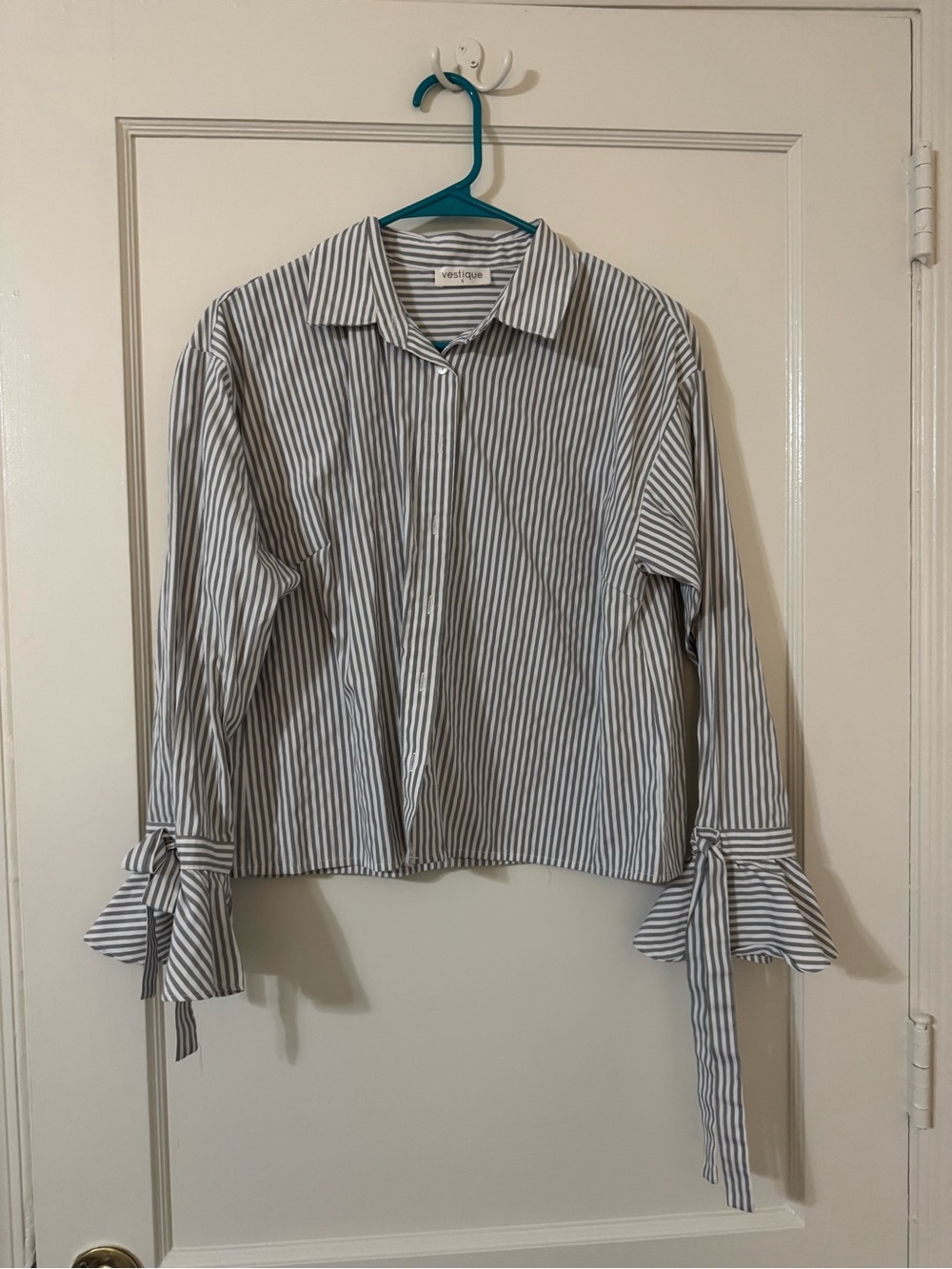 vestique Blue and White Striped Button-Front Shirt with Tie Cuffs